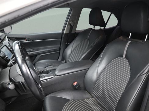 Used 2018 Toyota Camry SE FWD image 32