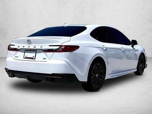 Used 2025 Toyota Camry SE w/ Convenience Package FWD image 2