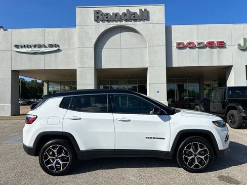 Used 2025 Jeep Compass Limited AWD/4WD image 8