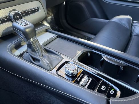 Used 2021 Volvo XC90 T6 R-Design w/ Protection Package Premier image 16