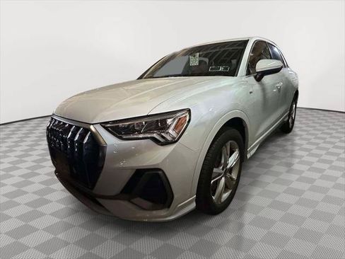 Used 2023 Audi Q3 2.0T Premium w/ Convenience Package AWD/4WD image 3