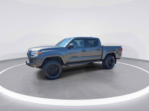 Used 2021 Toyota Tacoma SR5 AWD/4WD image 4