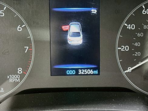 Used 2025 Toyota Corolla LE FWD image 18