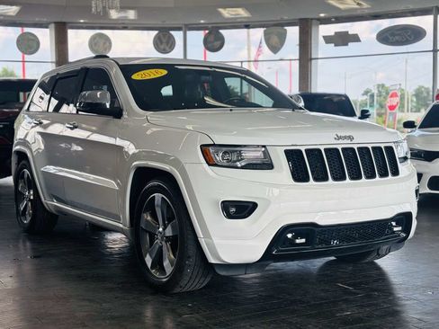 Used 2016 Jeep Grand Cherokee Overland AWD/4WD image 4