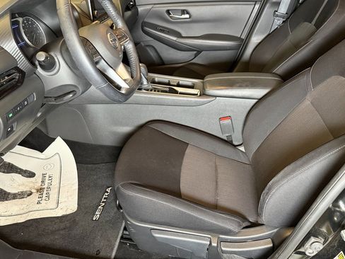 Used 2020 Nissan Sentra SV image 18