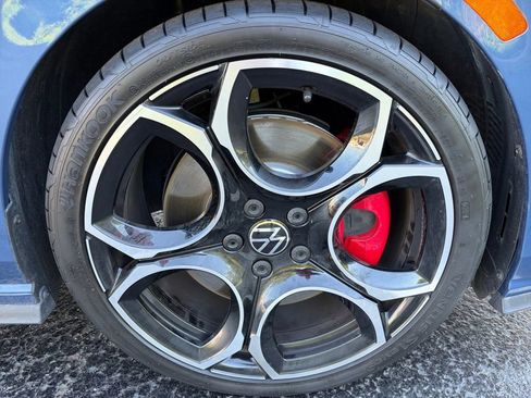 Certified 2025 Volkswagen GTI Autobahn FWD image 32