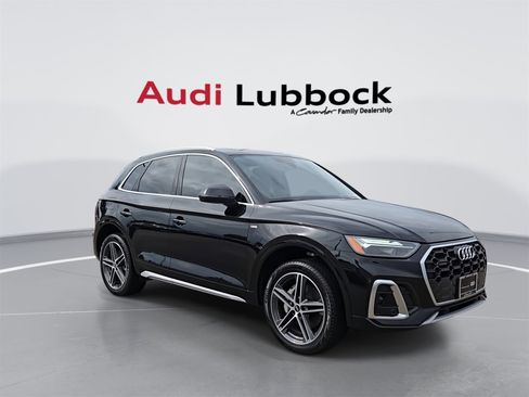Certified 2024 Audi Q5 e Premium w/ Convenience Package image 2
