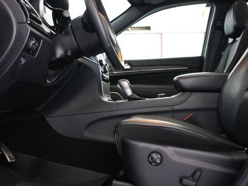 Used 2020 Jeep Grand Cherokee High Altitude AWD/4WD image 10