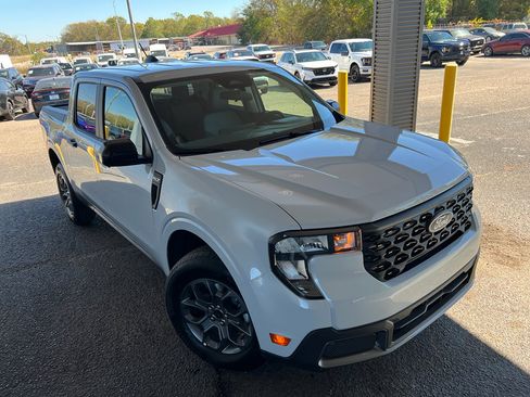 New 2025 Ford Maverick XLT w/ XLT Luxury Package image 3