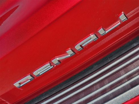 Used 2024 GMC Yukon Denali Ultimate image 10