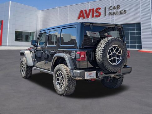Used 2025 Jeep Wrangler Unlimited Rubicon image 3