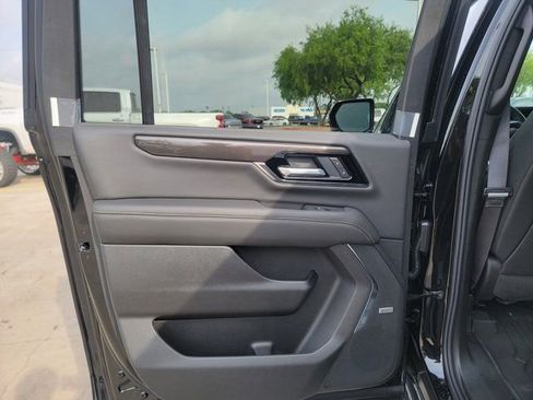 New 2026 GMC Yukon XL Elevation w/ Elevation Premium Package AWD/4WD image 17