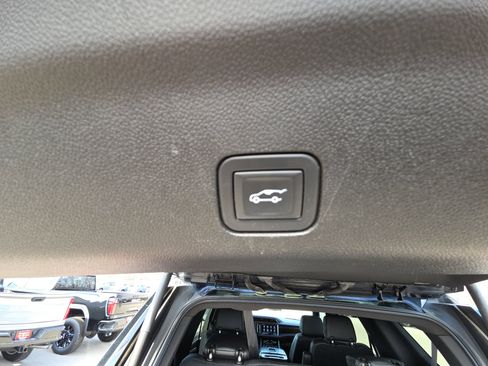 Certified 2021 GMC Yukon Denali image 36