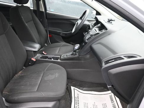Used 2017 Ford Focus SE image 7