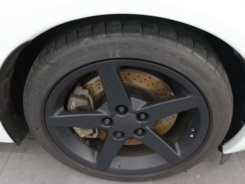 Used 2005 Chevrolet Corvette Convertible w/ Preferred Equipment Group RWD image 3