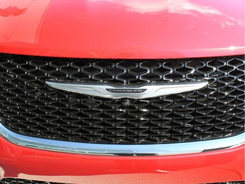 New 2026 Chrysler Pacifica Select image 36