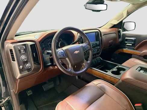 Certified 2018 Chevrolet Silverado 1500 High Country AWD/4WD image 9