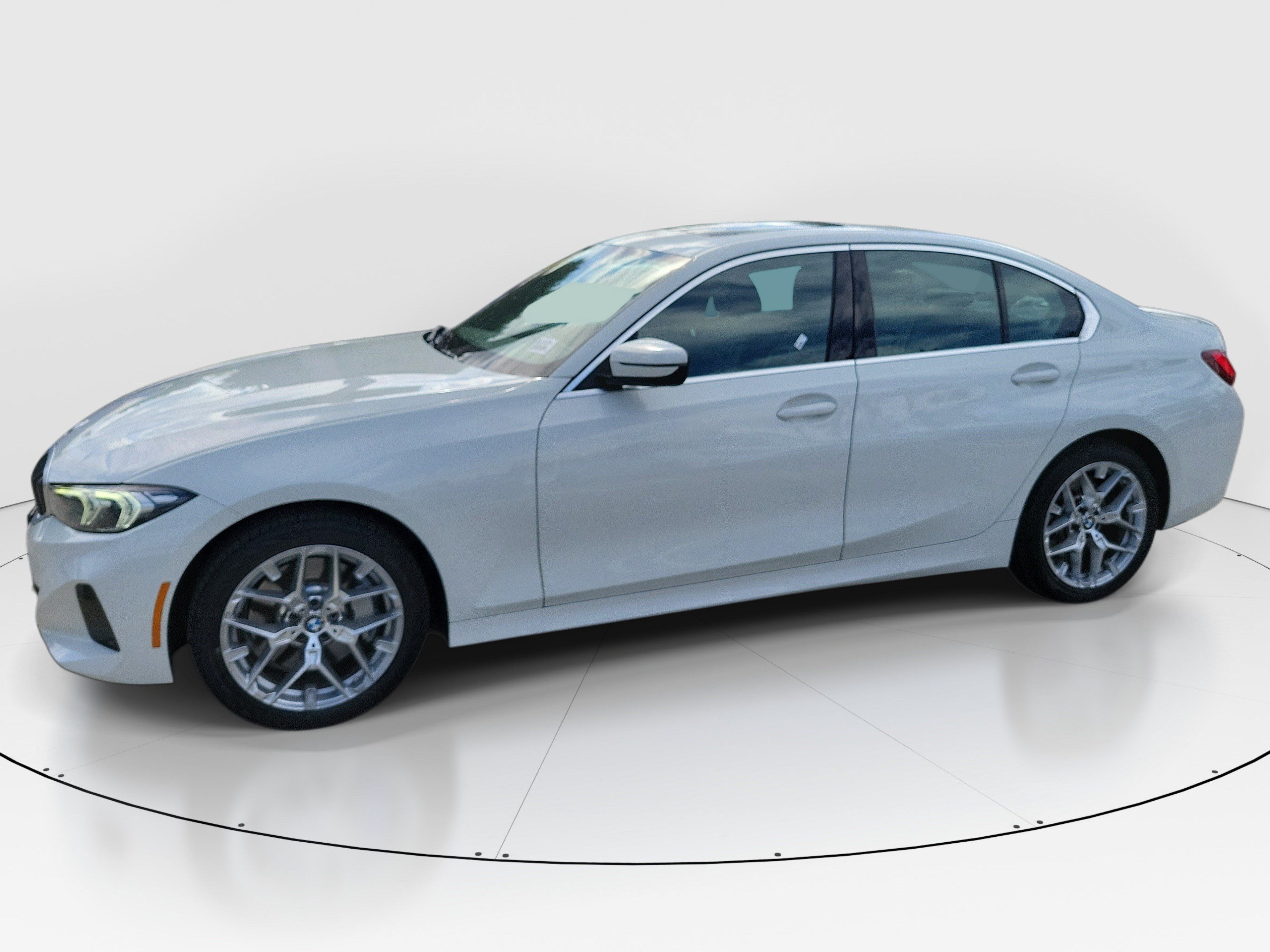 Used 2025 BMW 330i Sedan RWD image 4