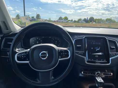 Used 2019 Volvo XC90 T6 Momentum AWD/4WD image 15