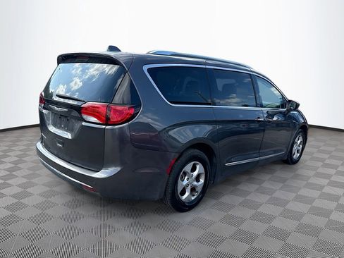 Used 2017 Chrysler Pacifica Touring-L Plus w/ Advanced Safetytec Group FWD image 6