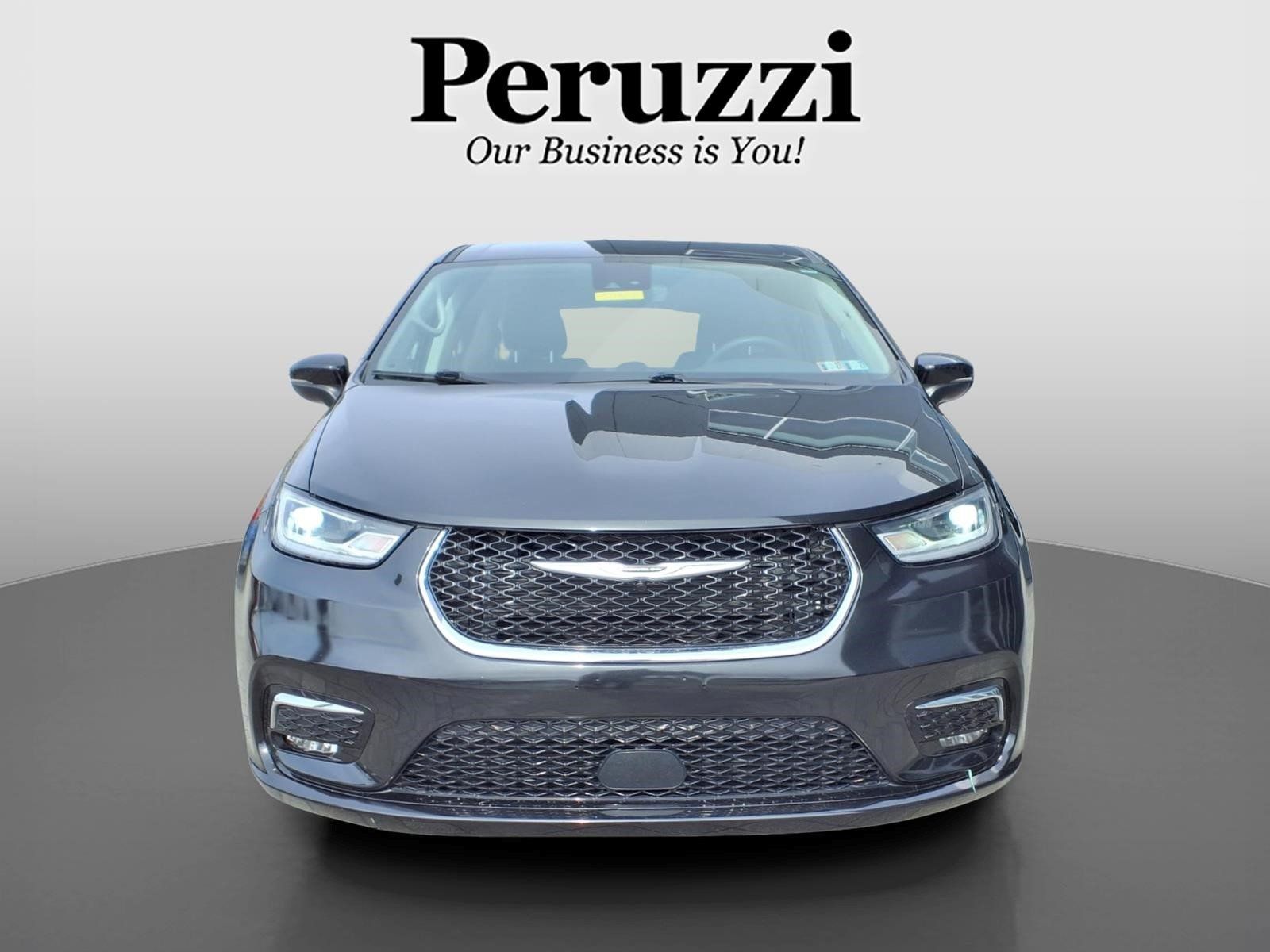 Used 2023 Chrysler Pacifica Touring-L FWD image 9