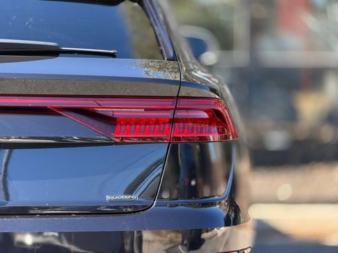 Used 2019 Audi Q8 Premium Plus w/ Premium Plus image 16