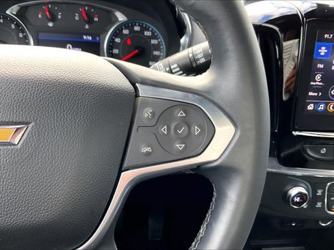 Used 2023 Chevrolet Traverse LT image 23