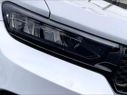 Used 2024 Jeep Grand Cherokee Altitude image 29