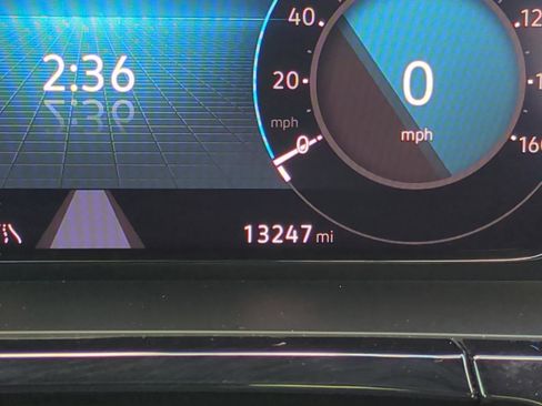 Used 2025 Volkswagen Atlas Cross Sport SEL R-Line image 27