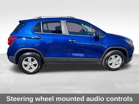Used 2017 Chevrolet Trax LT w/ LT Convenience Package AWD/4WD image 7