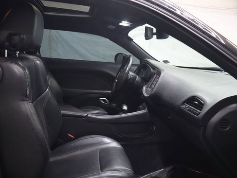 Used 2018 Dodge Challenger GT w/ Driver Convenience Group AWD/4WD image 9
