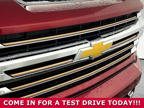 Used 2022 Chevrolet Silverado 2500 High Country w/ LPO, Dark Essentials Package AWD/4WD image 31