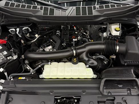 Used 2025 Ford F150 Lariat AWD/4WD image 16