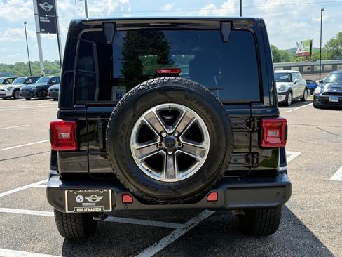Used 2021 Jeep Wrangler Unlimited Sahara w/ Safety Group AWD/4WD image 4