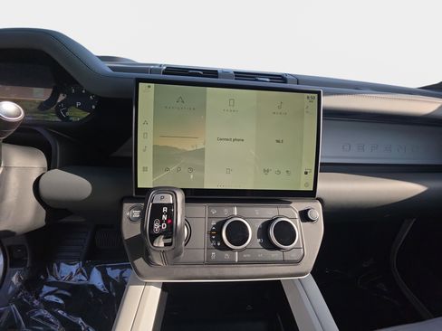 New 2026 Land Rover Defender 130 X-Dynamic SE AWD/4WD image 21