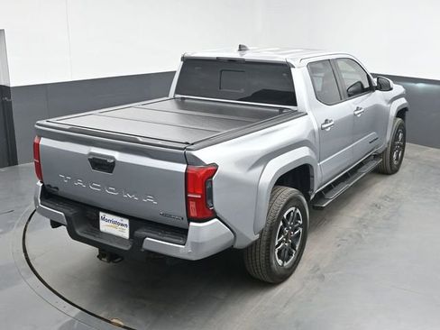 Used 2025 Toyota Tacoma TRD Sport w/ TRD Sport Upgrade Package AWD/4WD image 39