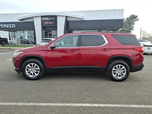 Used 2020 Chevrolet Traverse LT image 7