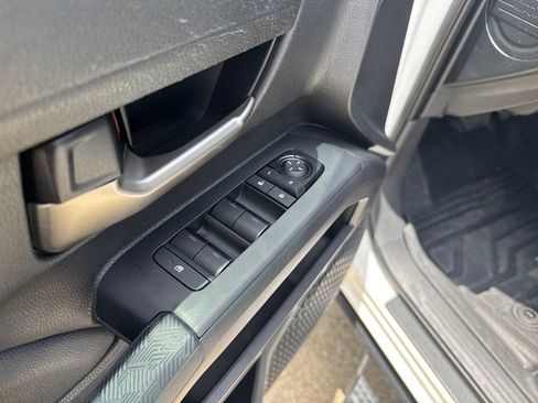 Certified 2024 Toyota Tacoma TRD Off-Road AWD/4WD image 12