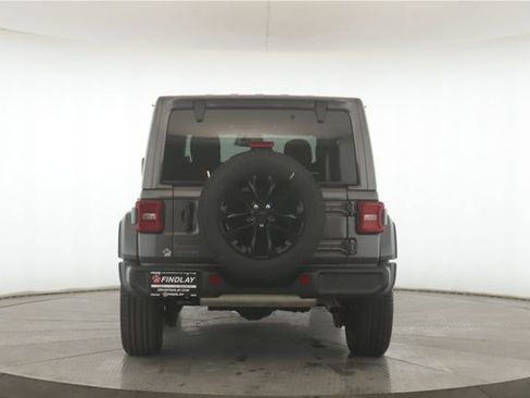 Used 2025 Jeep Wrangler Unlimited Sahara image 11
