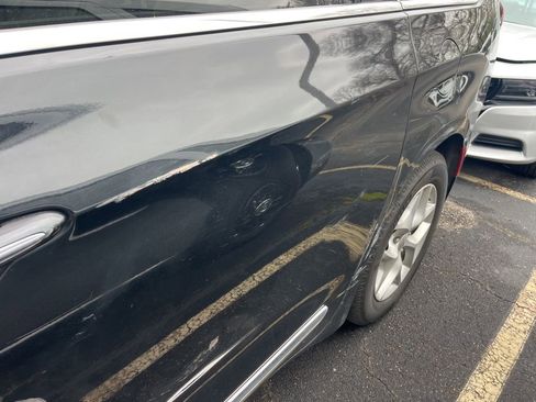 Used 2019 Chrysler Pacifica Limited image 7