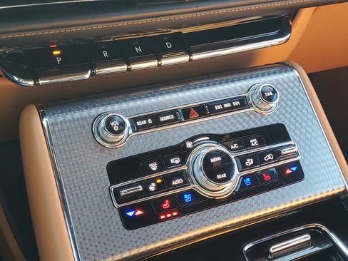 Certified 2023 Lincoln Aviator Black Label image 18