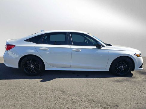 Used 2023 Honda Civic Sport image 2