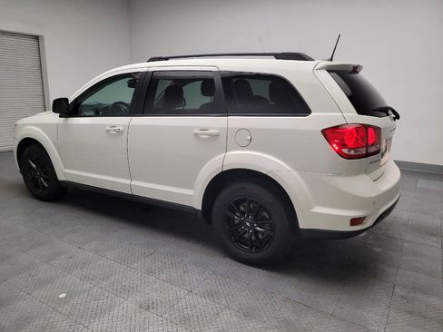 Used 2019 Dodge Journey SE image 3