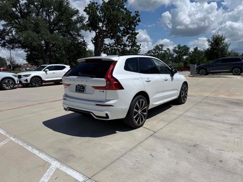 Certified 2025 Volvo XC60 B5 Plus AWD/4WD image 6