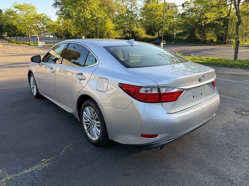 Used 2015 Lexus ES 350 w/ Premium Package FWD image 9