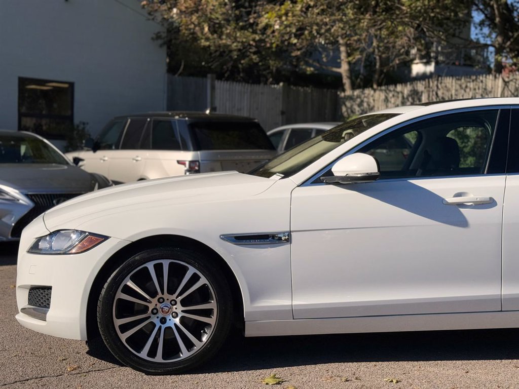 Used 2018 Jaguar XF Prestige AWD/4WD image 10