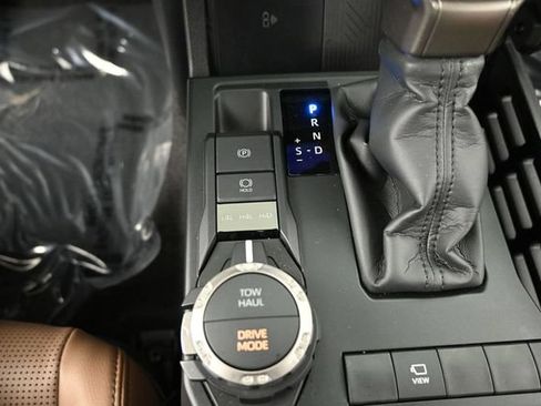Used 2025 Toyota 4Runner Limited AWD/4WD image 15