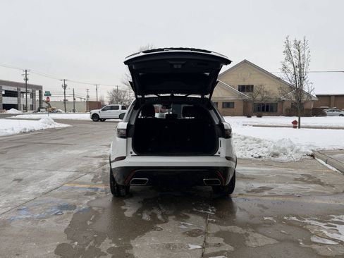 Used 2018 Land Rover Range Rover Velar R-Dynamic SE image 8