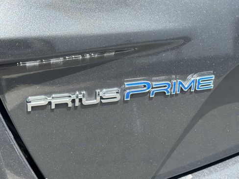 Used 2020 Toyota Prius Prime LE FWD image 10