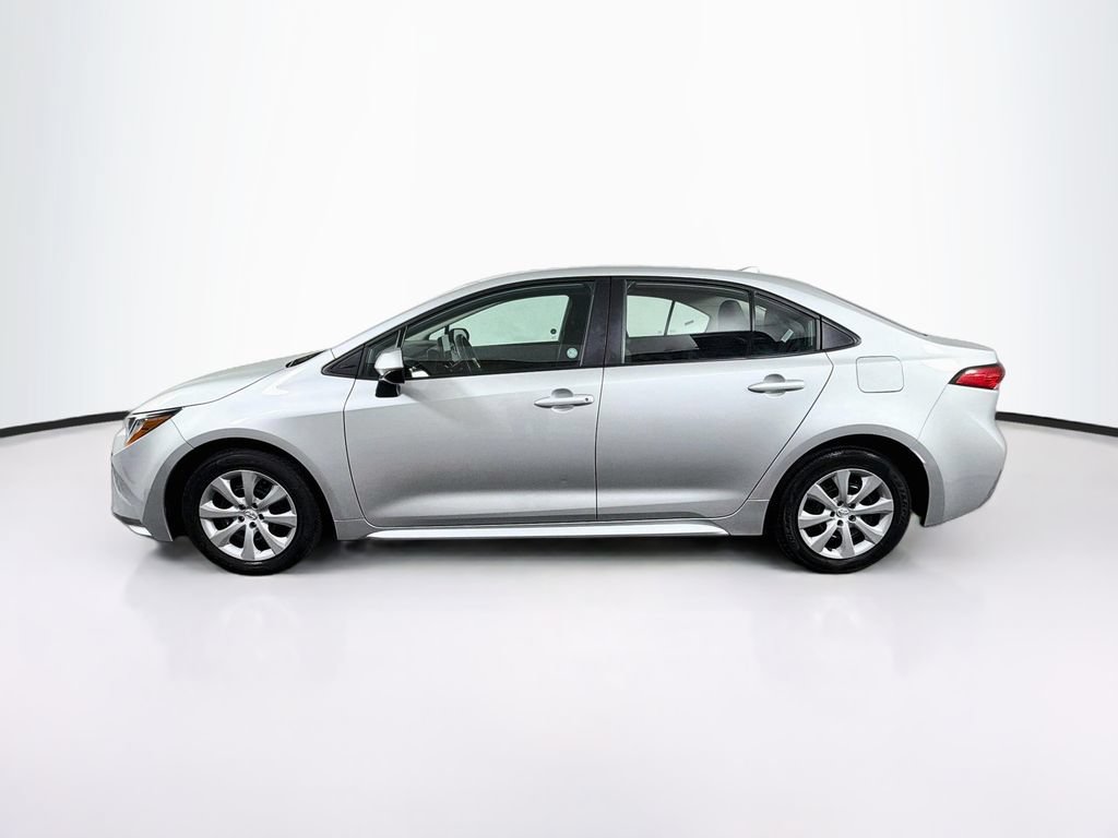 Used 2024 Toyota Corolla LE FWD image 4